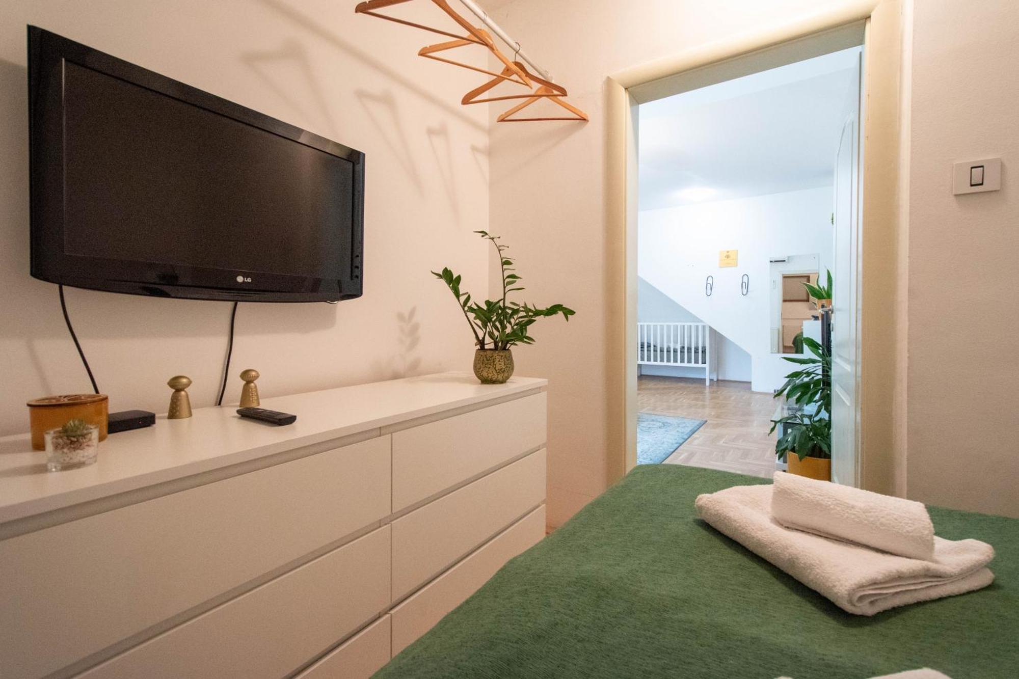 Spacious 1-Bedroom Apartment Nowy Sad Zewnętrze zdjęcie